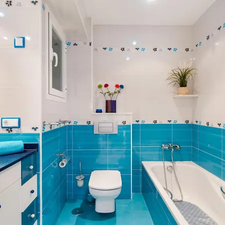 Pondarosa - Plusholidays * Κάλπε